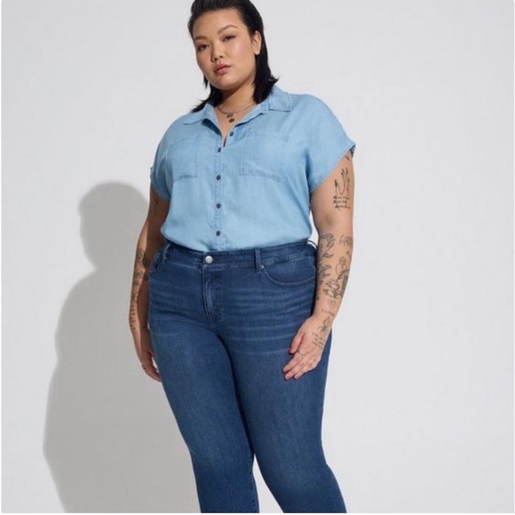 Torrid chambray button down - Picture 2 of 11